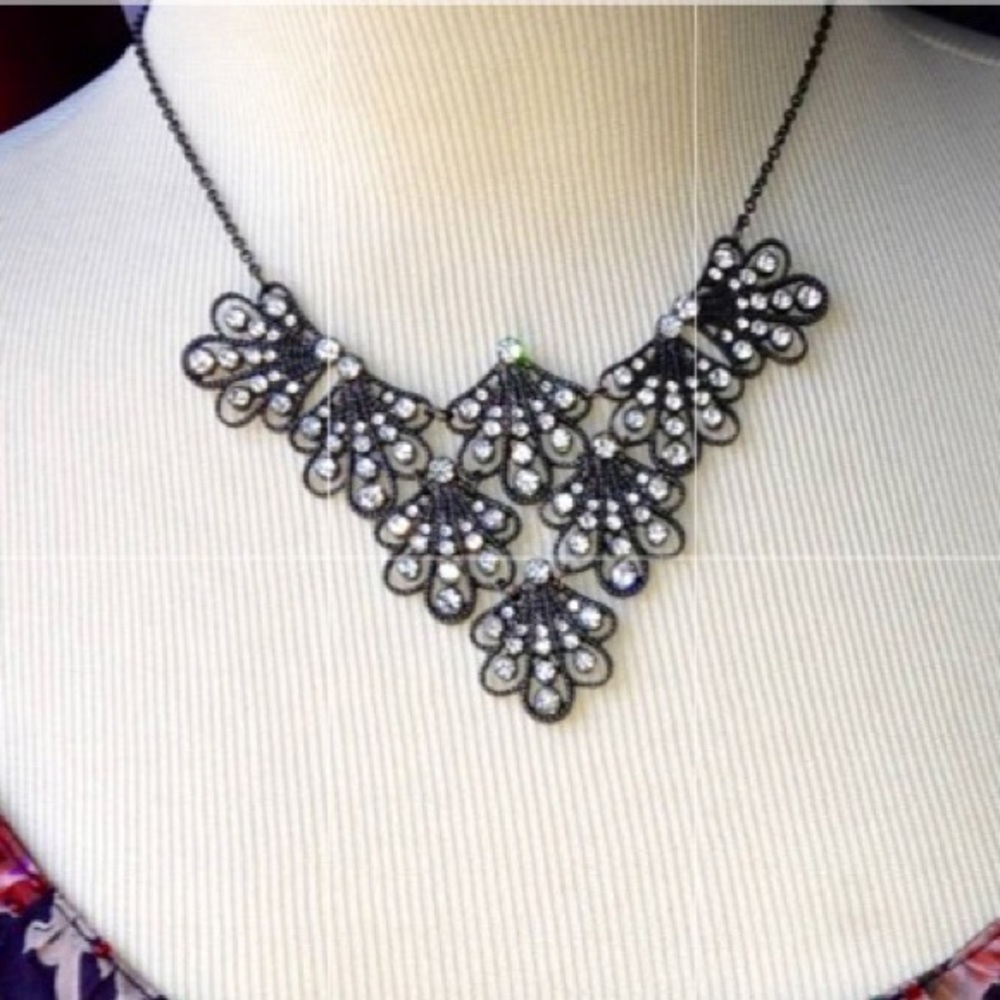 CLAIRE'S Beautiful Art Deco NECKLACE NWT